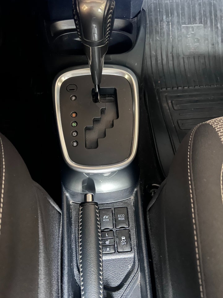 Toyota Yaris 1,5 Hybrid H1 e-CVT 5d