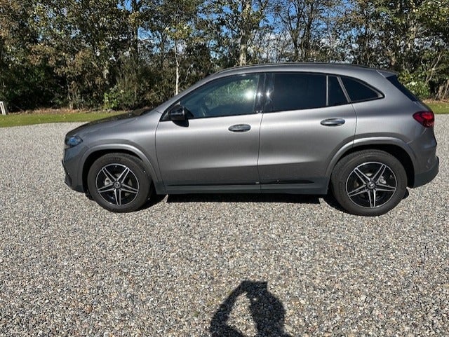 Mercedes EQA300 AMG Line 4Matic 5d