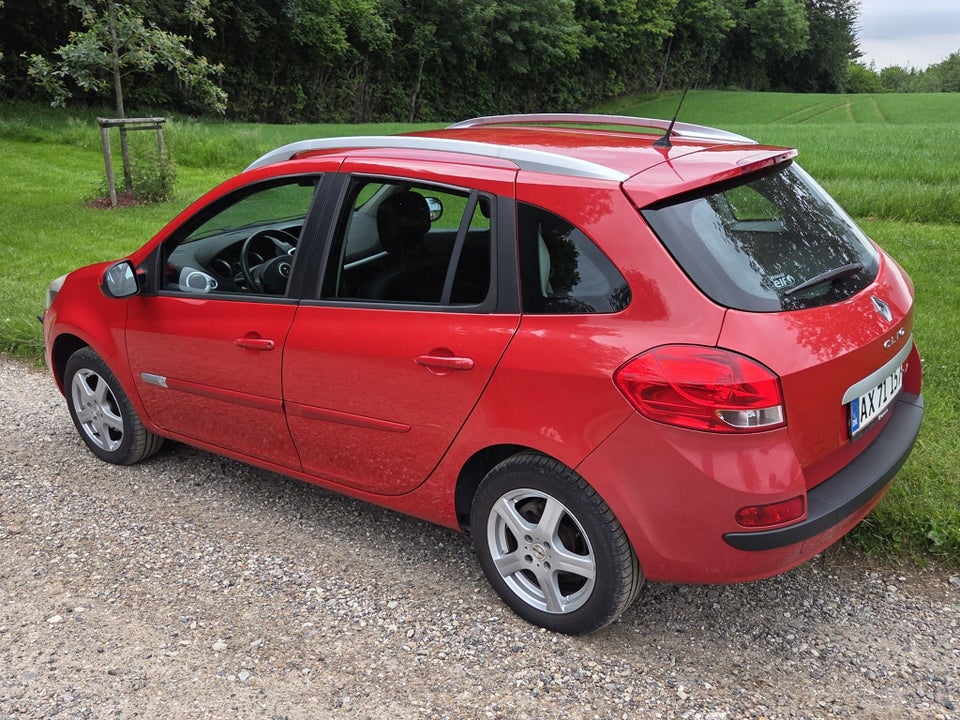 Renault Clio III 1,2 16V TCe Expression Sport Tourer 5d