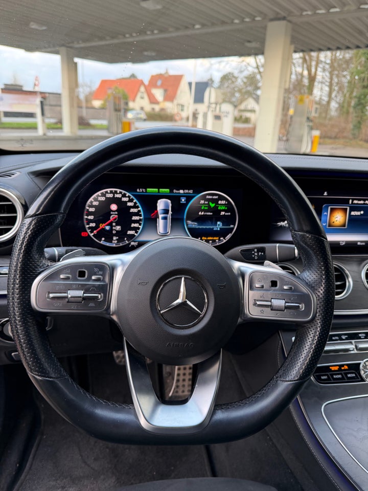 Mercedes E300 de 2,0 AMG Line stc. aut. 5d