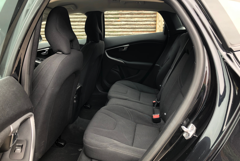 Volvo V40 2,0 D4 190 Kinetic Drive-E 5d