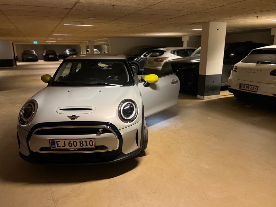 MINI Cooper SE Camden Edition 3d