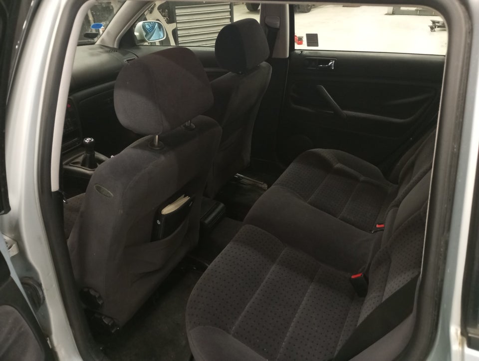 VW Passat 1,6 Variant 5d