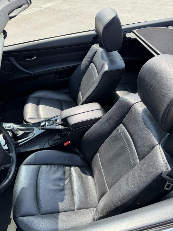 BMW 320i 2,0 Cabriolet 2d