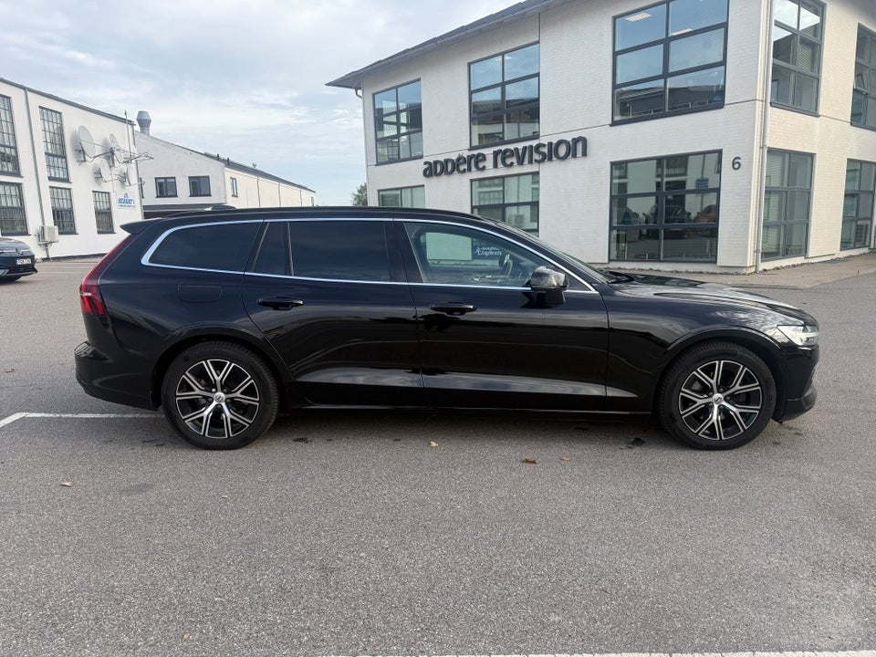 Volvo V60 2,0 B4 197 Core aut. 5d