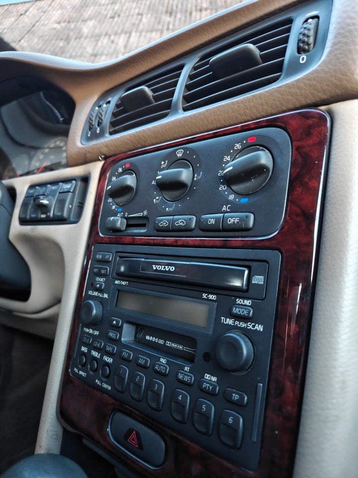 Volvo C70 2,4 T Coupé aut. 2d