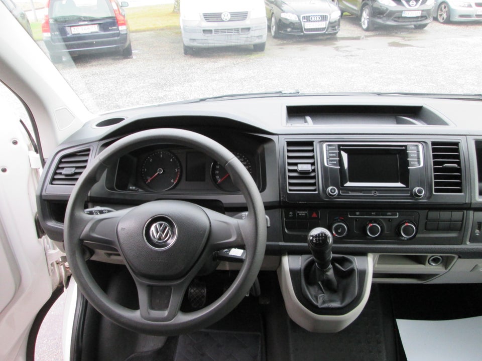 VW Transporter 2,0 TDi 102 Kassevogn lang