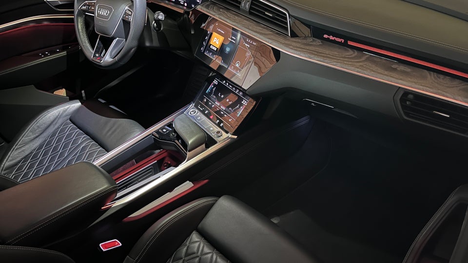 Audi e-tron 55 S-line Prestige quattro 5d
