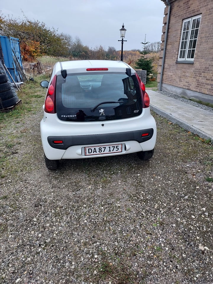 Peugeot 107 1,0 Air White 5d