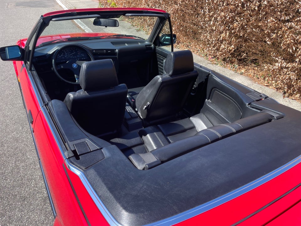 BMW 320i 2,0 Cabriolet 2d