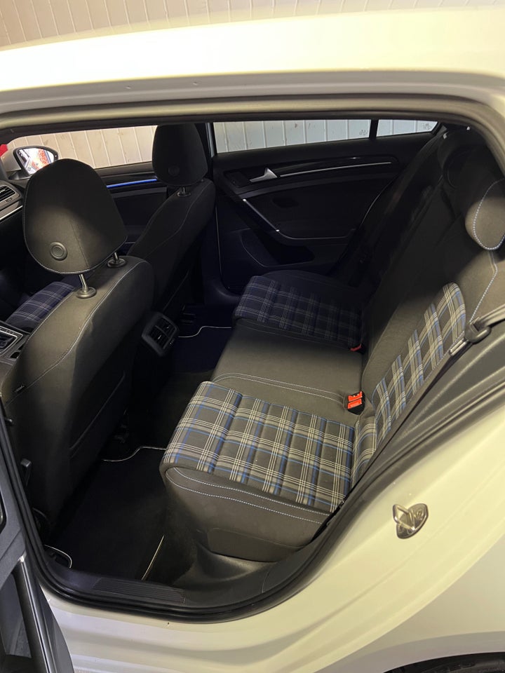 VW Golf VII 1,4 GTE DSG 5d