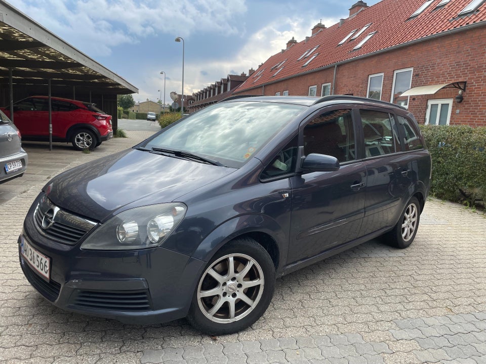 Opel Zafira 1,8 16V 140 Limited 7prs 5d