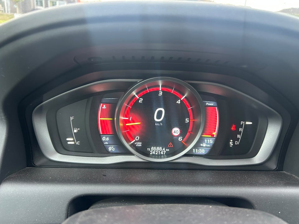 Volvo XC60 2,4 D4 190 Ocean Race aut. AWD 5d