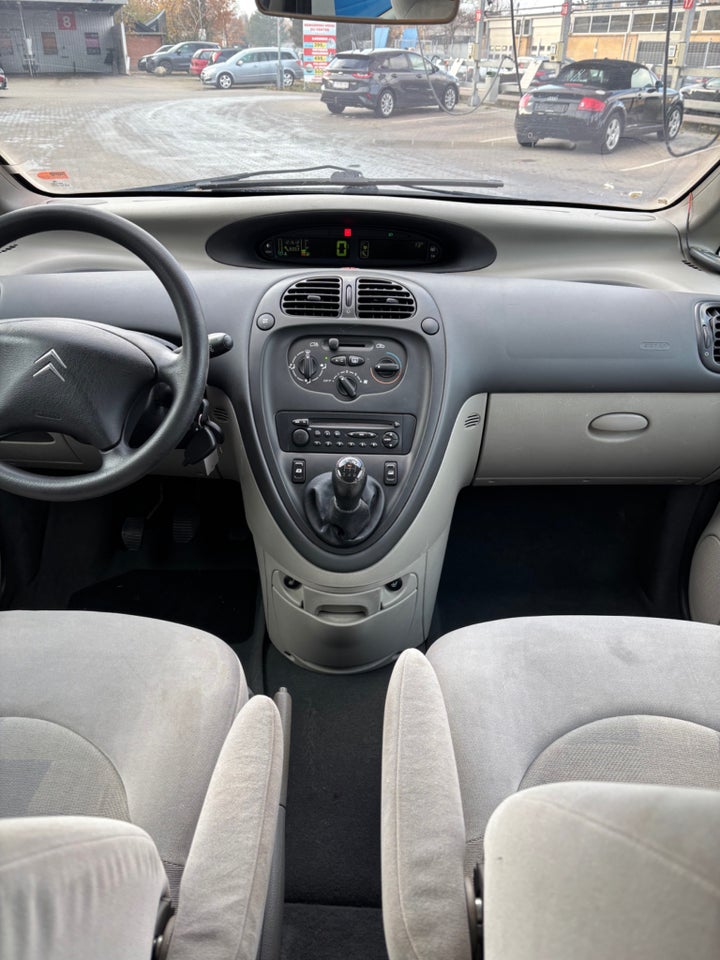 Citroën Xsara Picasso 1,8i 16V Prestige 5d