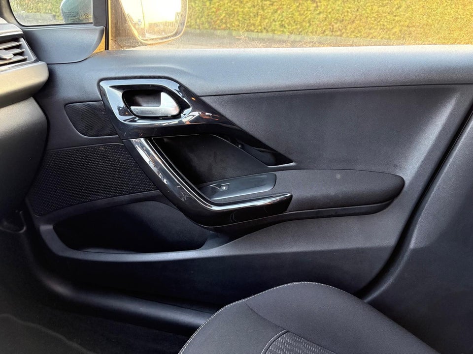 Peugeot 208 1,2 VTi 82 Active 5d