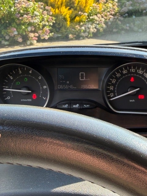 Peugeot 208 1,2 PureTech 82 Signature 5d