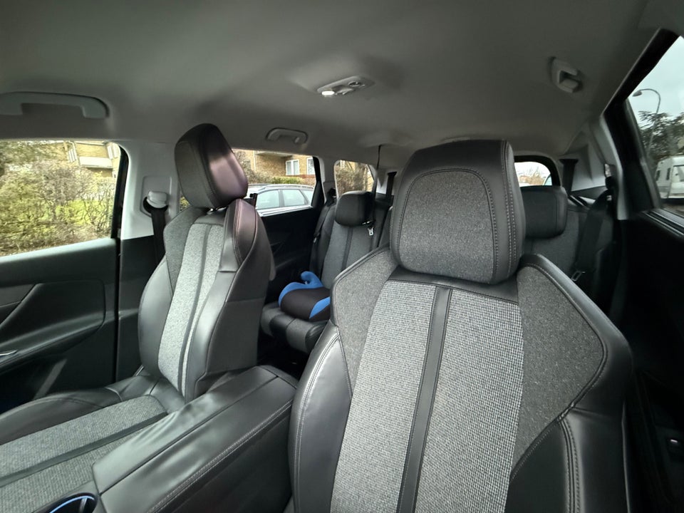 Peugeot 5008 1,2 e-THP 130 Allure EAT6 7prs 5d