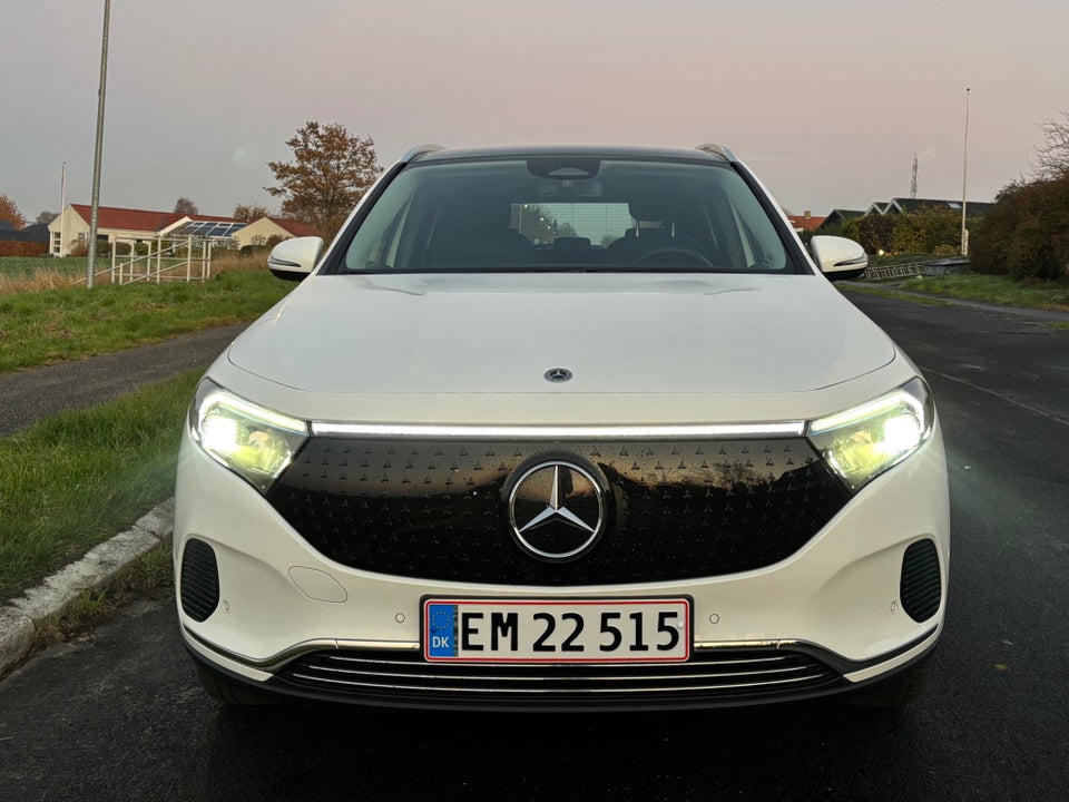Mercedes EQA300 Progressive 4Matic 5d