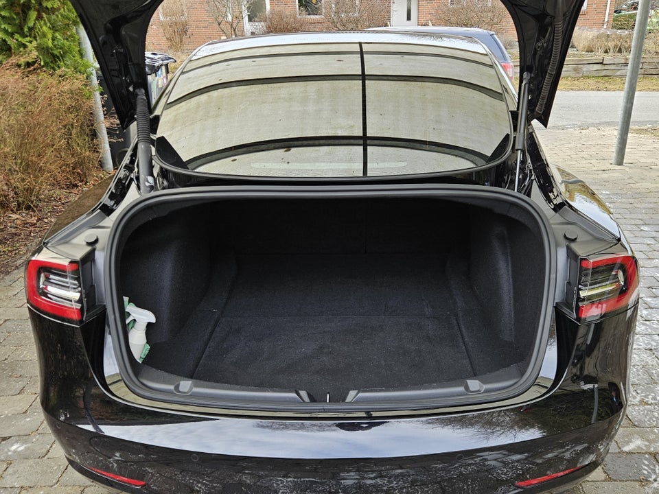 Tesla Model 3 Standard Range+ RWD 4d