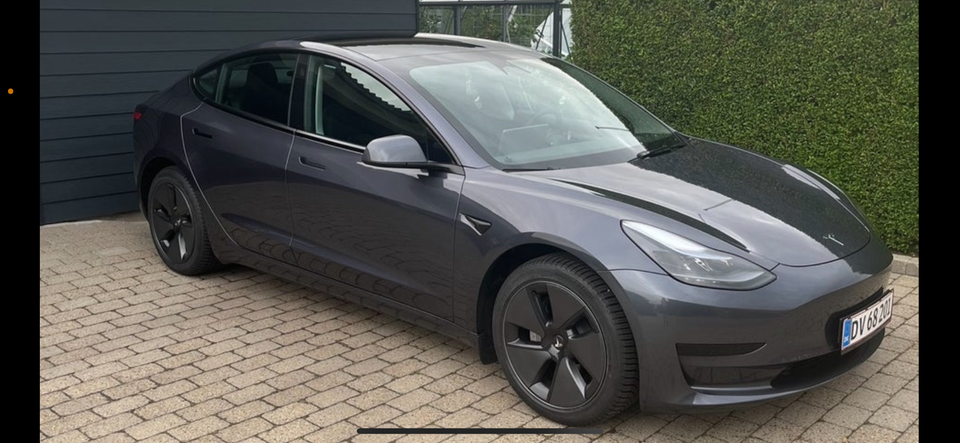 Tesla Model 3 RWD 4d