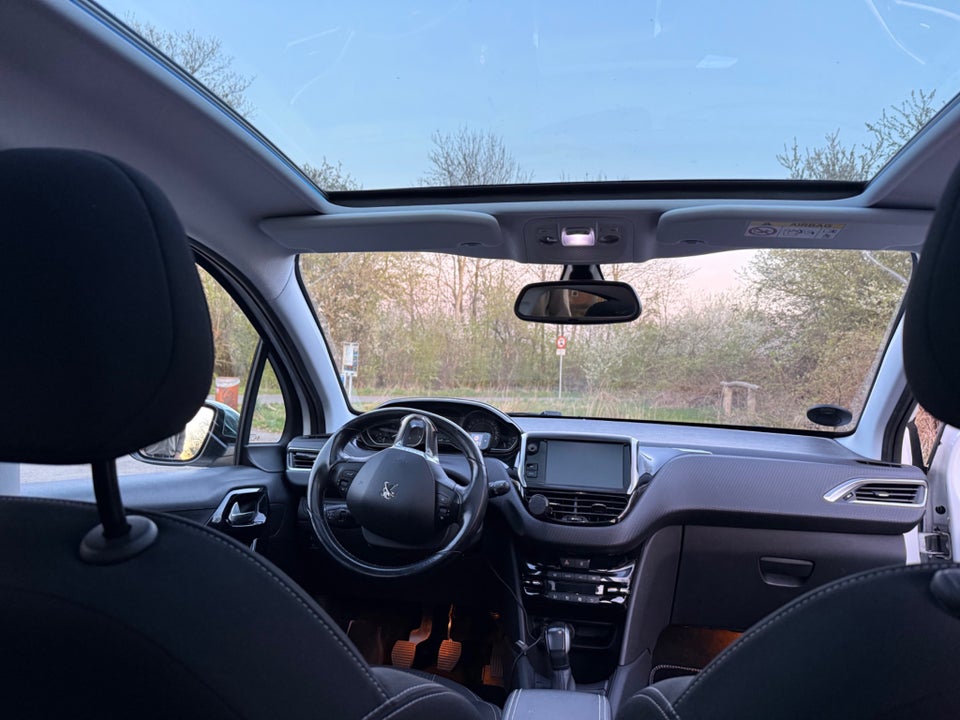 Peugeot 208 1,6 BlueHDi 100 Allure Sky 5d