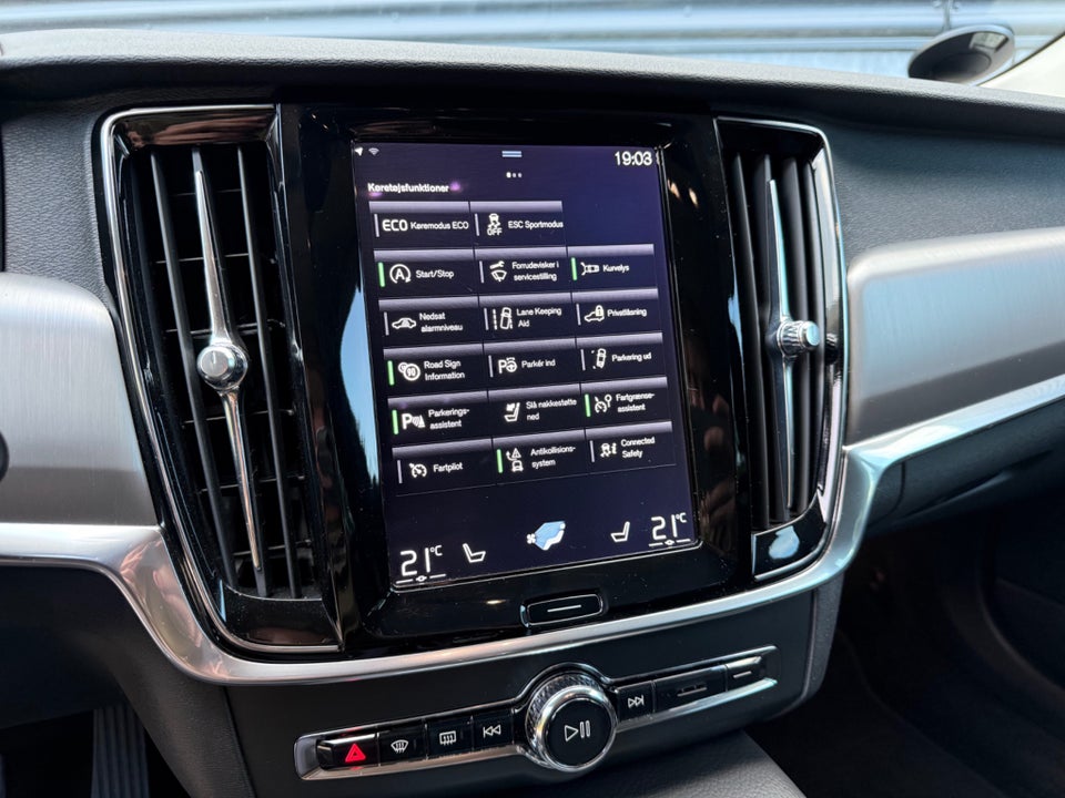 Volvo V90 2,0 T5 254 Momentum aut. 5d