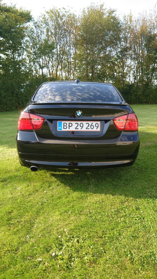 BMW 320i 2,0  4d