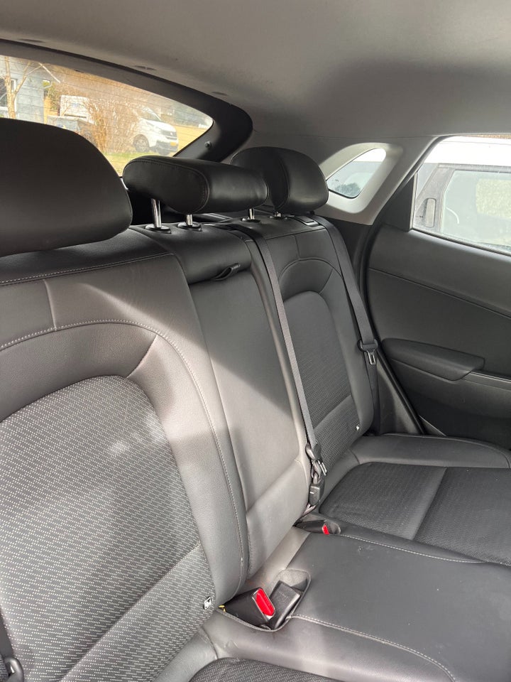 Hyundai Kona 64 EV Premium 5d