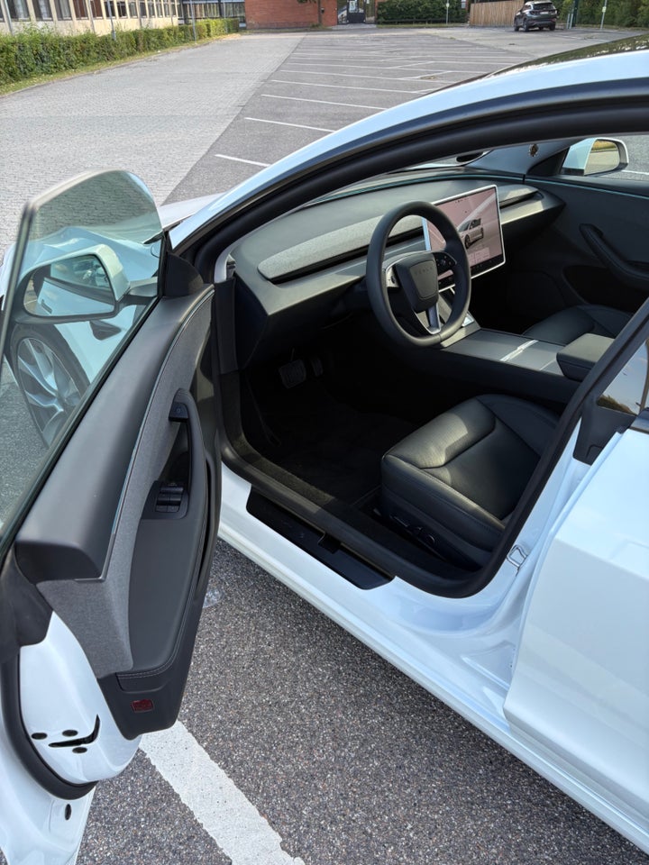 Tesla Model 3 Long Range RWD 4d