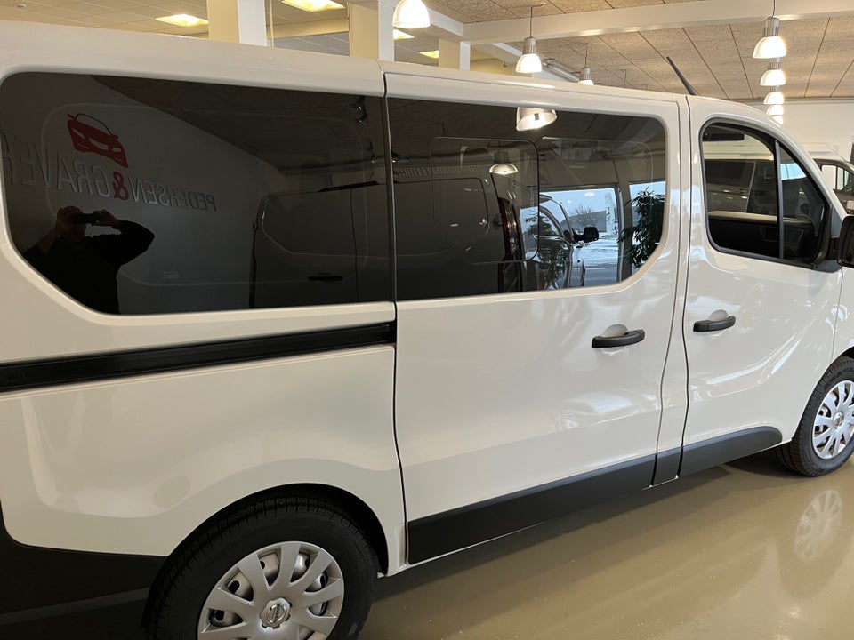 Nissan NV300 2,0 dCi 110 L1H1 Access Combi