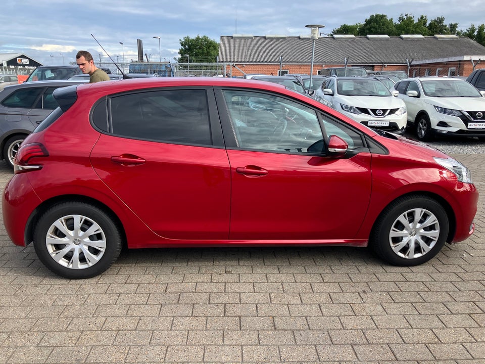 Peugeot 208 1,6 BlueHDi 100 Active 5d
