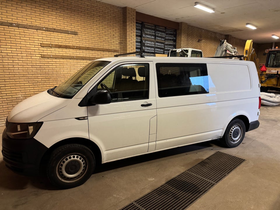 VW Transporter 2,0 TDi 102 Mandskabsvogn 4d