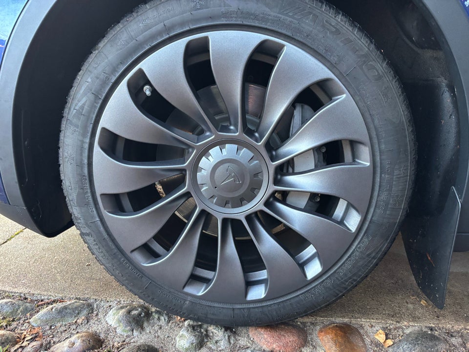 Tesla Model Y Long Range AWD 5d