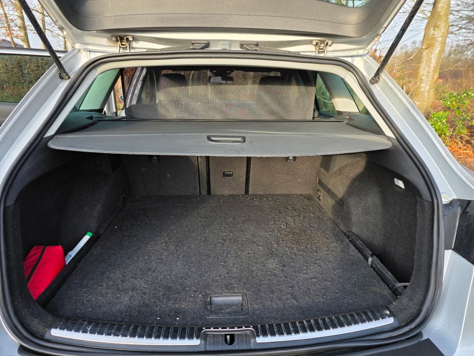 Seat Leon 1,6 TDi 110 Style ST DSG 5d