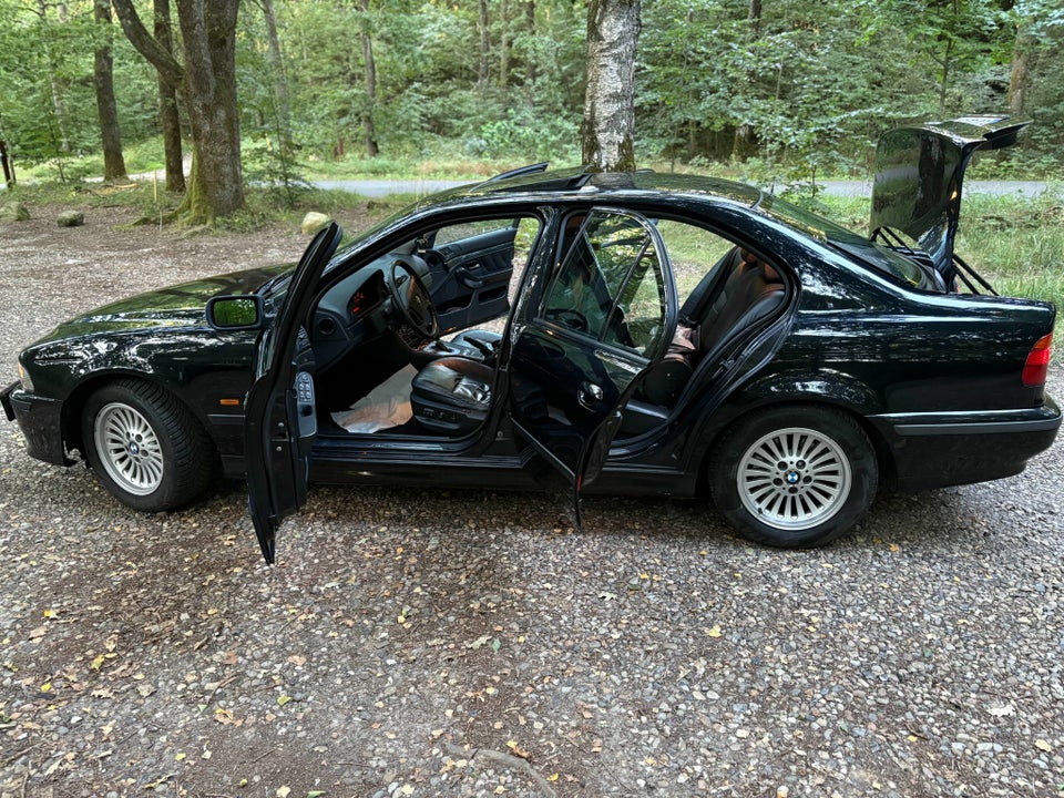 BMW 540i 4,4 Steptr. 4d