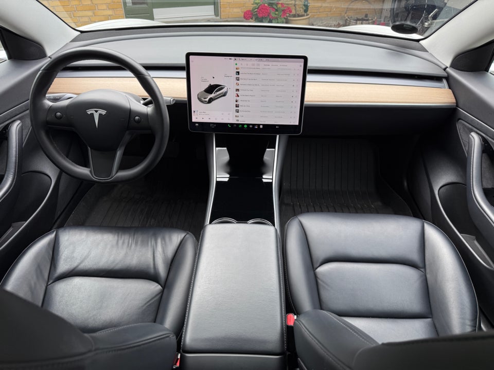 Tesla Model 3 Standard Range+ RWD 4d