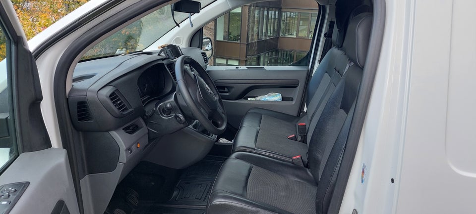 Toyota ProAce 2,0 D 120 Medium Comfort 5d