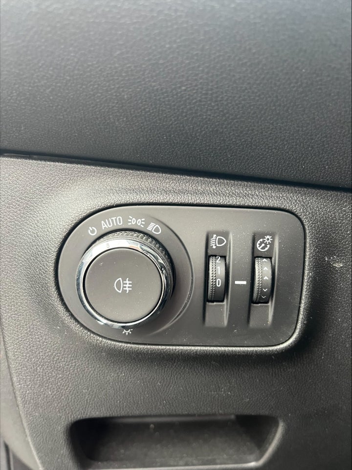 Opel Corsa 1,4 Essentia 5d