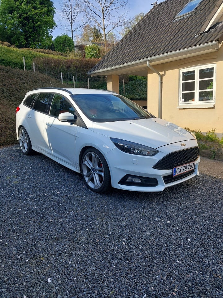Ford Focus 2,0 SCTi 250 ST3 stc. 5d