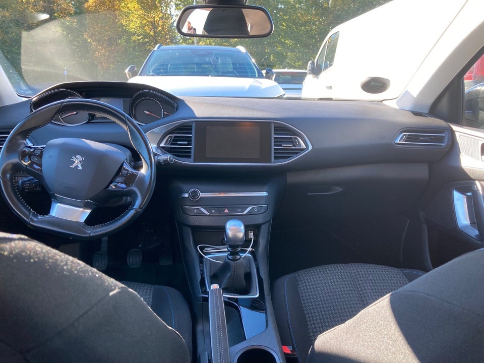 Peugeot 308 1,2 PureTech 130 Style 5d