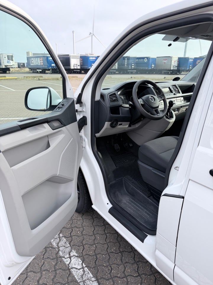 VW Transporter 2,0 TDi 114 Kassevogn lang BMT