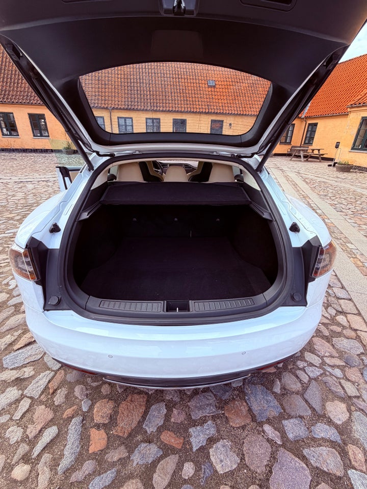 Tesla Model S 85 5d