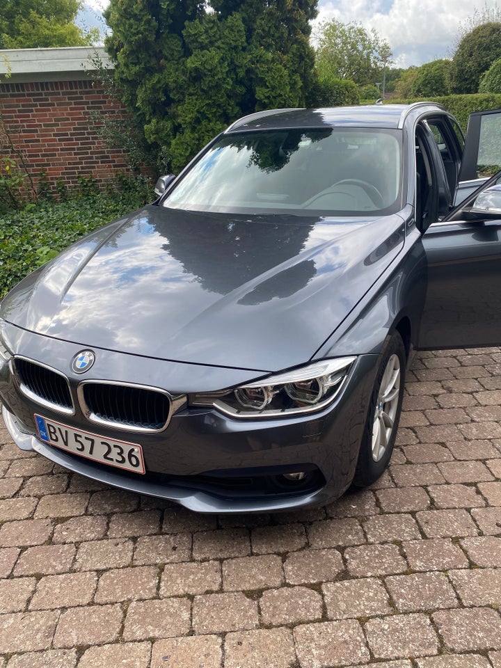 BMW 320i 2,0 Touring Executive aut. 5d