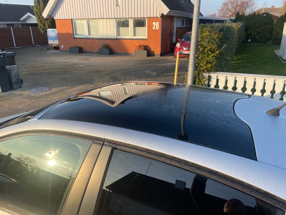 Peugeot 208 1,2 VTi 82 Chili Sky+ 5d