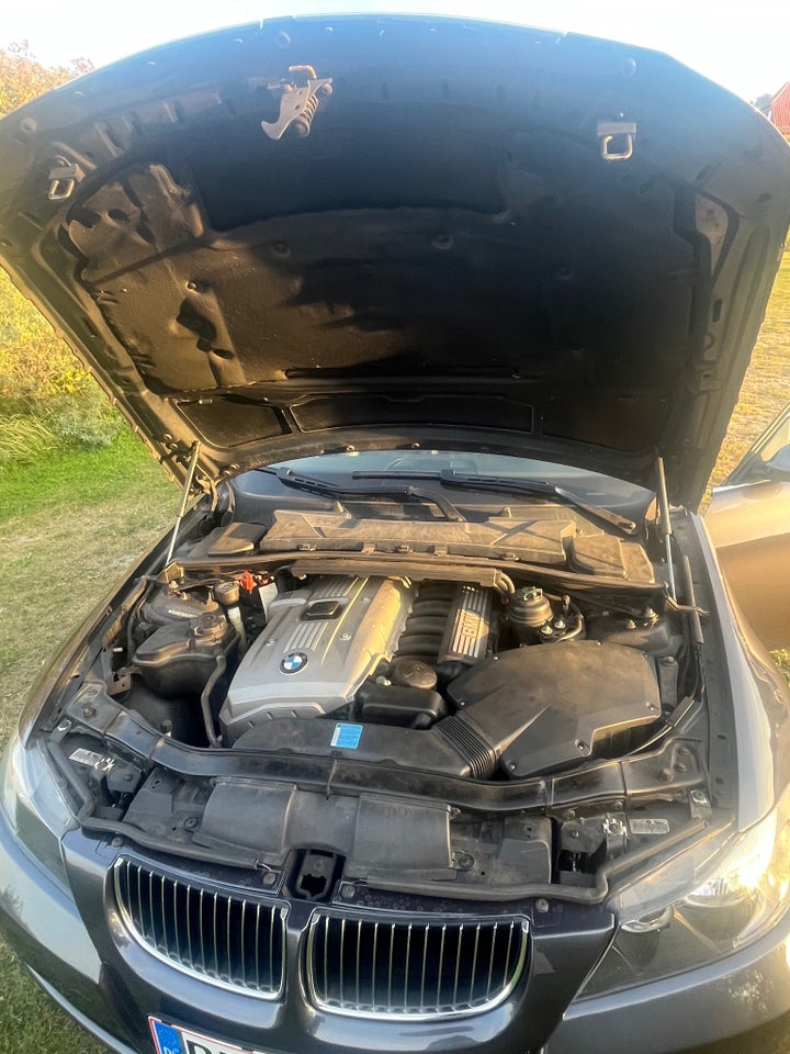 BMW 325i 2,5  4d