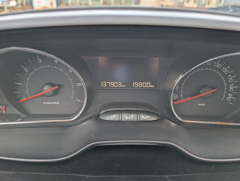 Peugeot 208 1,2 VTi Active 5d