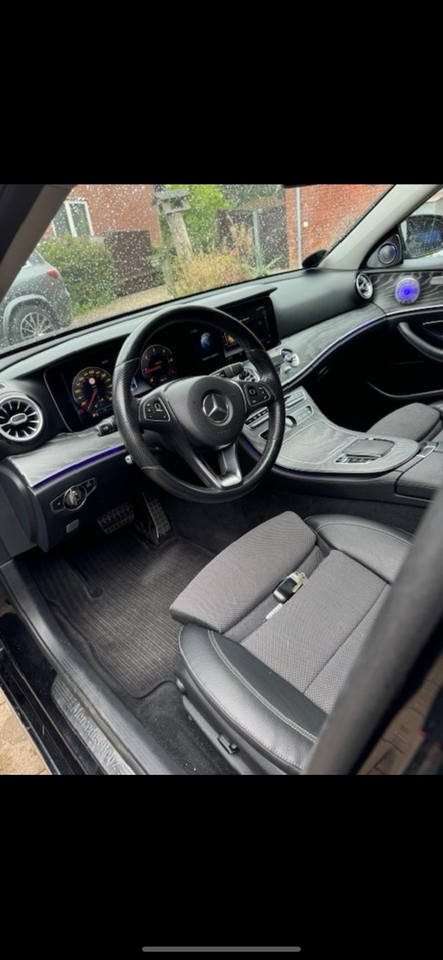 Mercedes E220 d 2,0 AMG Line aut. 4d