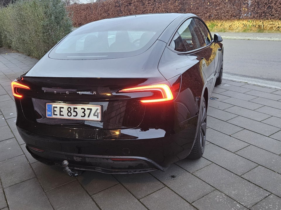 Tesla Model 3 Long Range RWD 4d