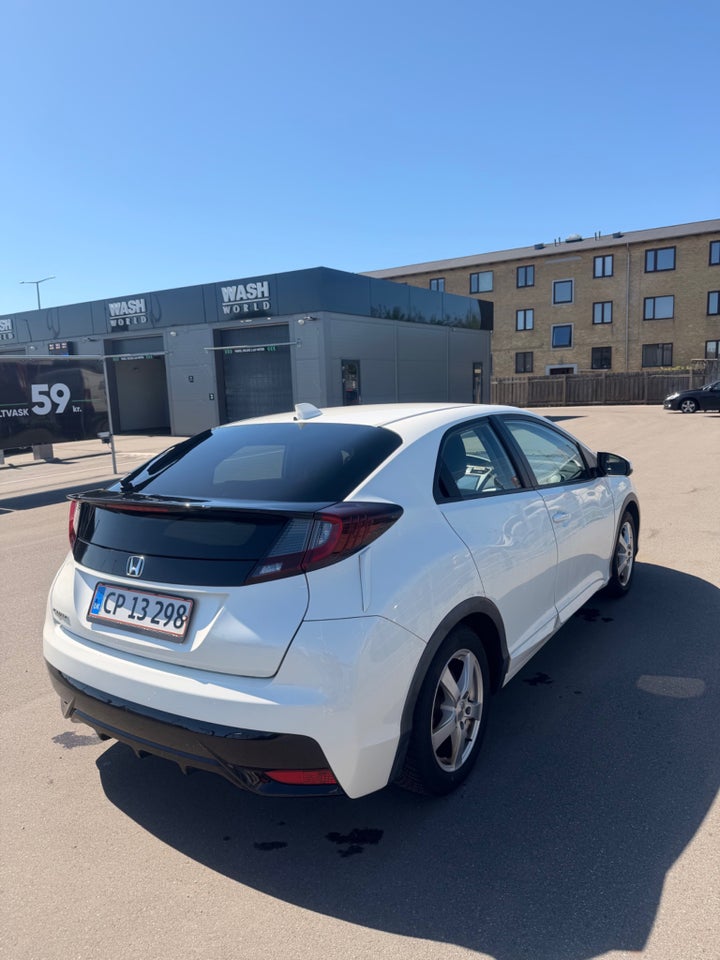 Honda Civic 1,6 i-DTEC Elegance 5d