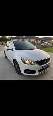 Peugeot 308 1,2 PureTech 130 Selection Sky 5d